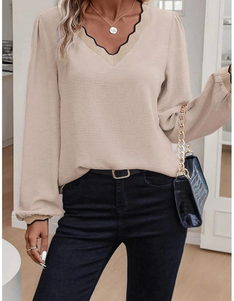 Jet Stream Contrast Scallop Trim V Neck Long Sleeve Blouse