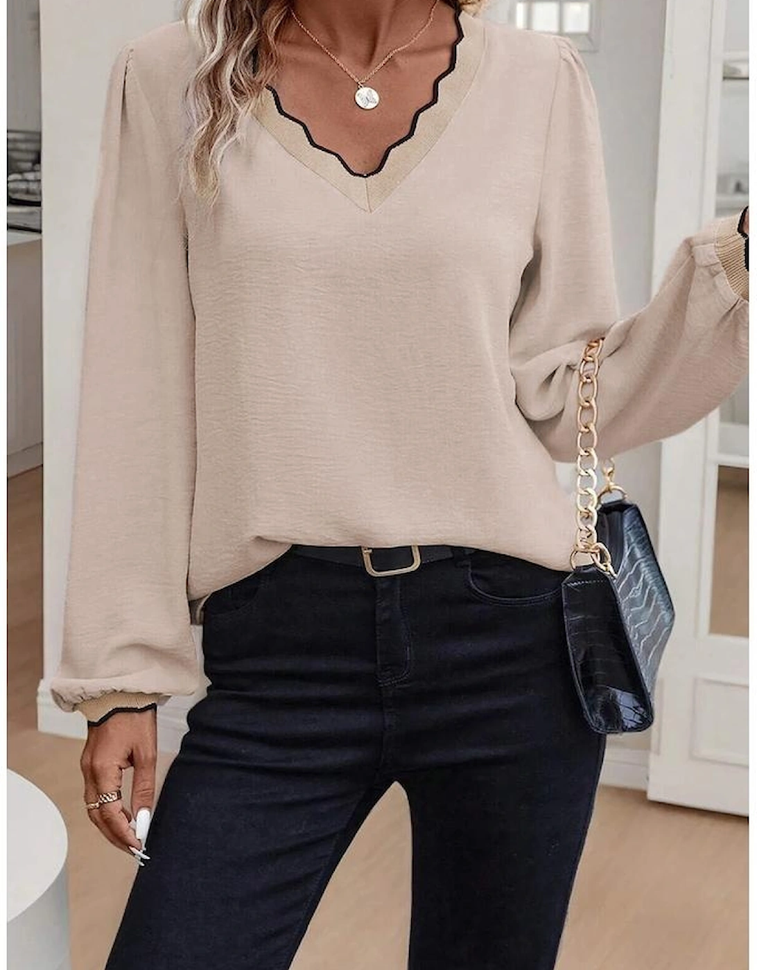 Jet Stream Contrast Scallop Trim V Neck Long Sleeve Blouse