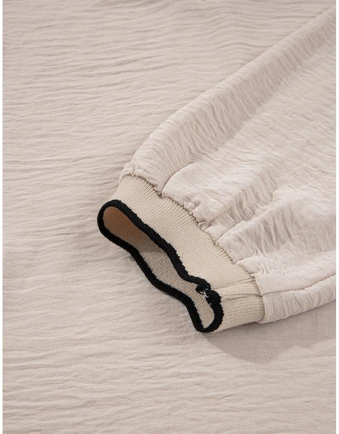 Jet Stream Contrast Scallop Trim V Neck Long Sleeve Blouse