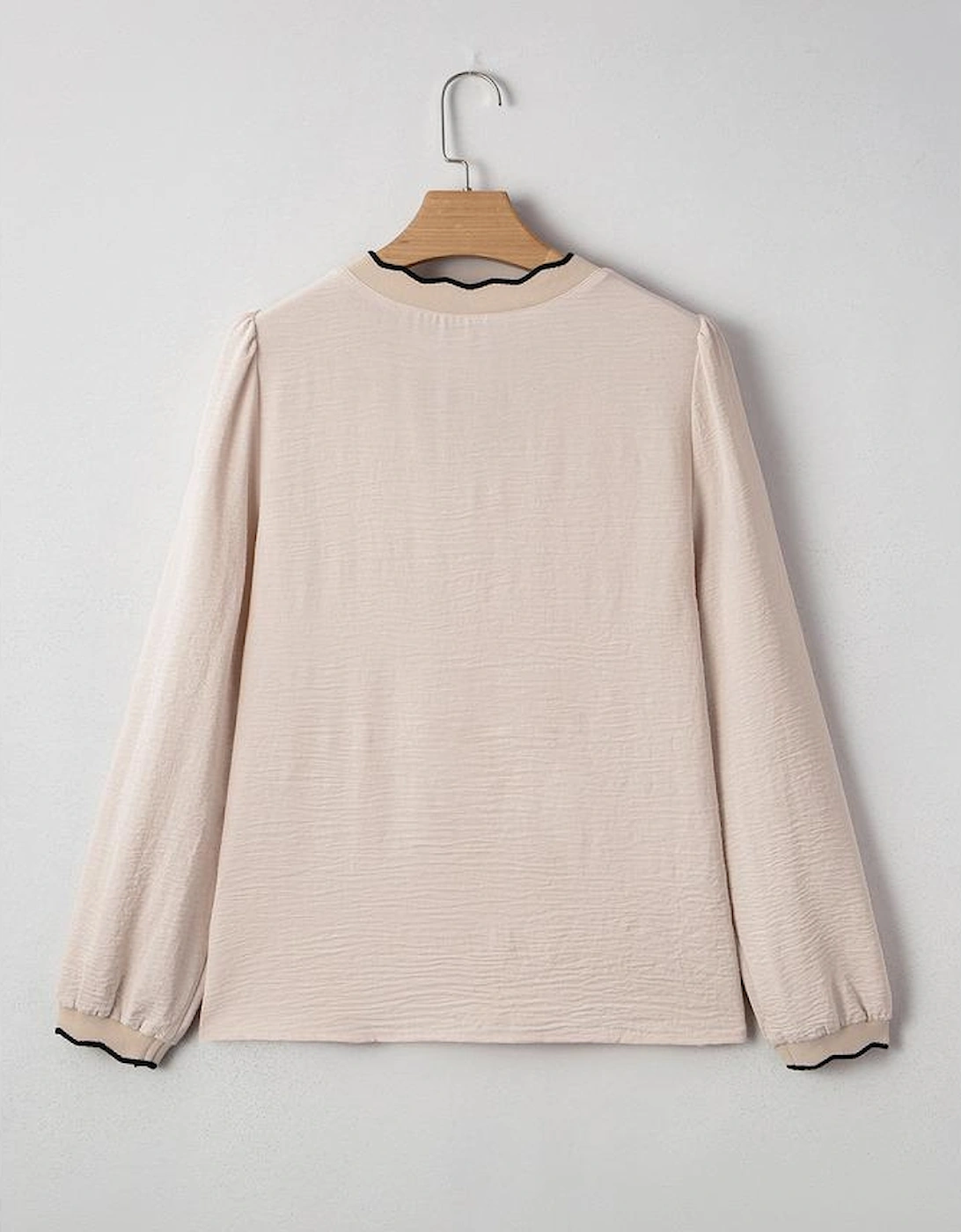 Jet Stream Contrast Scallop Trim V Neck Long Sleeve Blouse