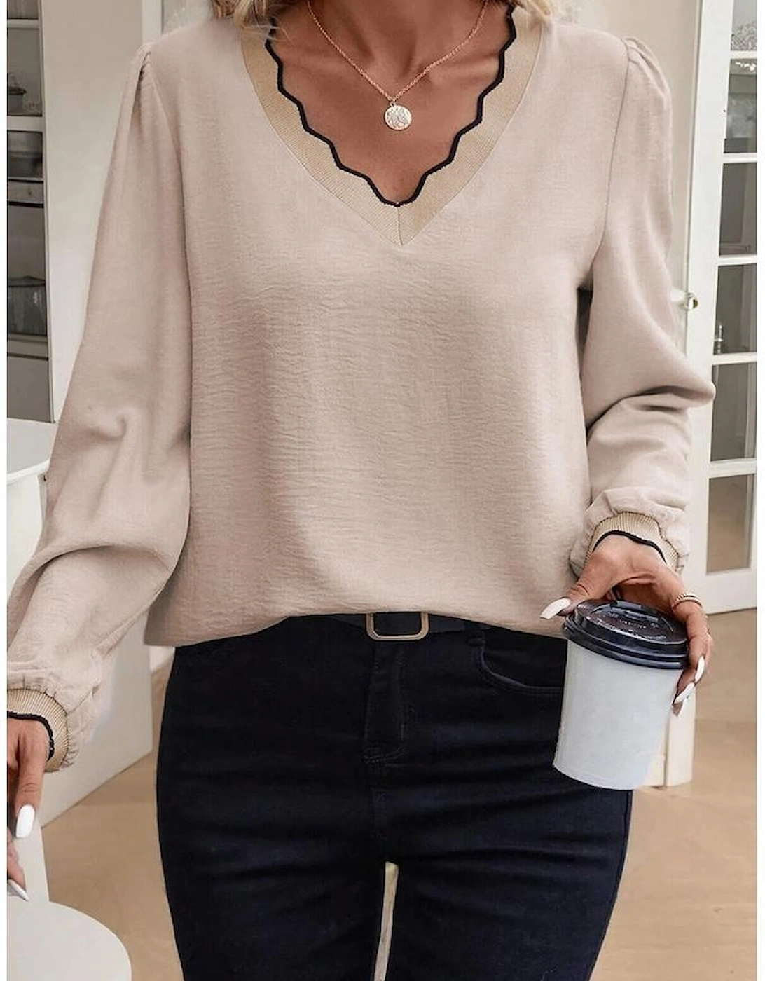 Jet Stream Contrast Scallop Trim V Neck Long Sleeve Blouse