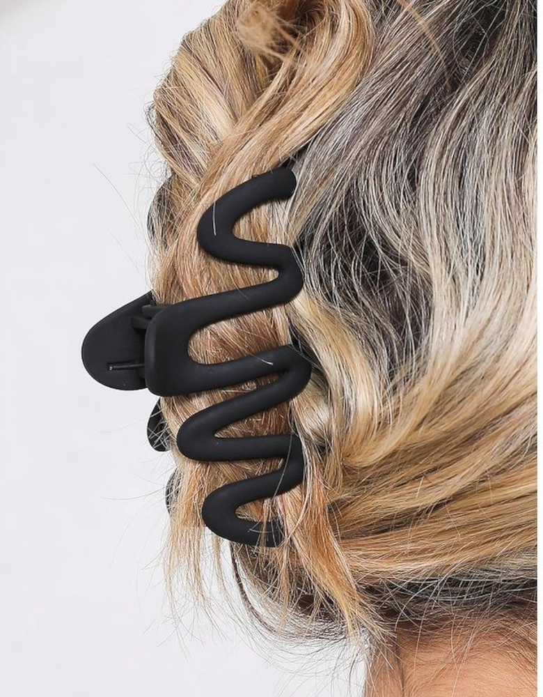 Black Wave Shape Resin Large Hair Claw Clip