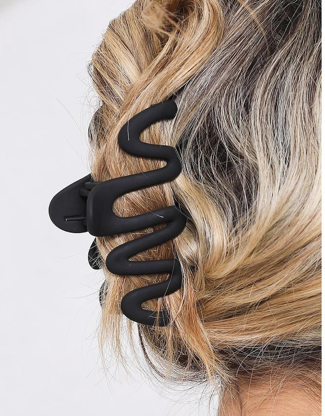 Black Wave Shape Resin Large Hair Claw Clip