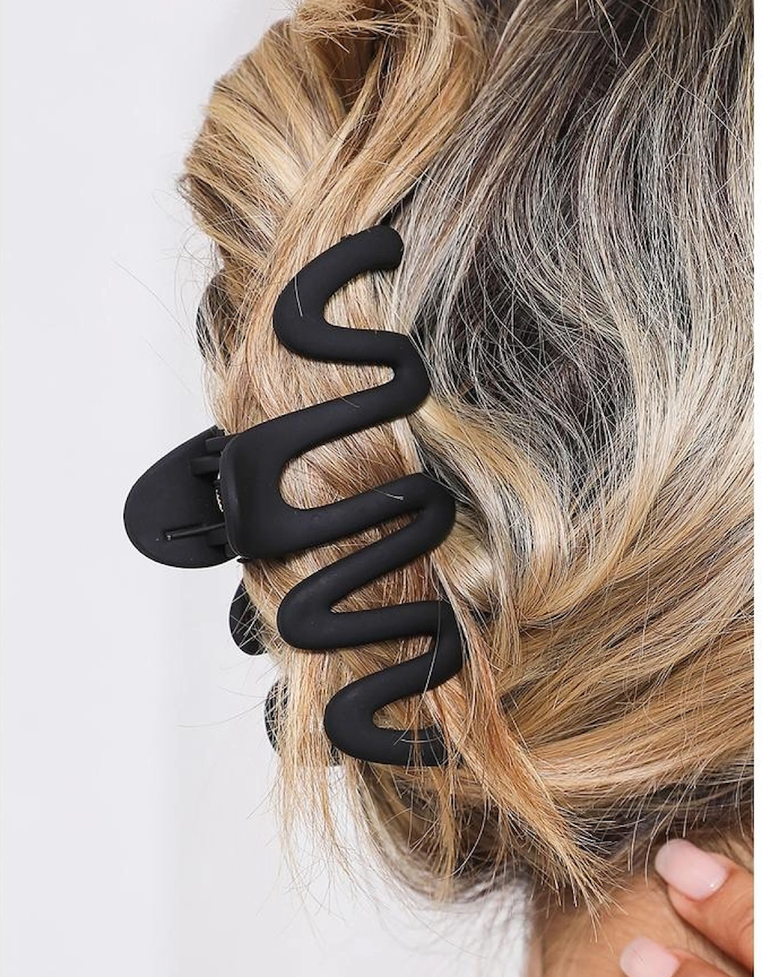 Black Wave Shape Resin Large Hair Claw Clip