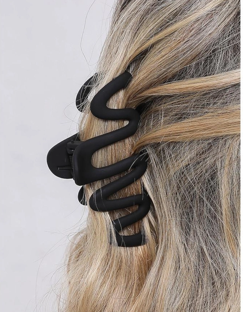 Black Wave Shape Resin Large Hair Claw Clip