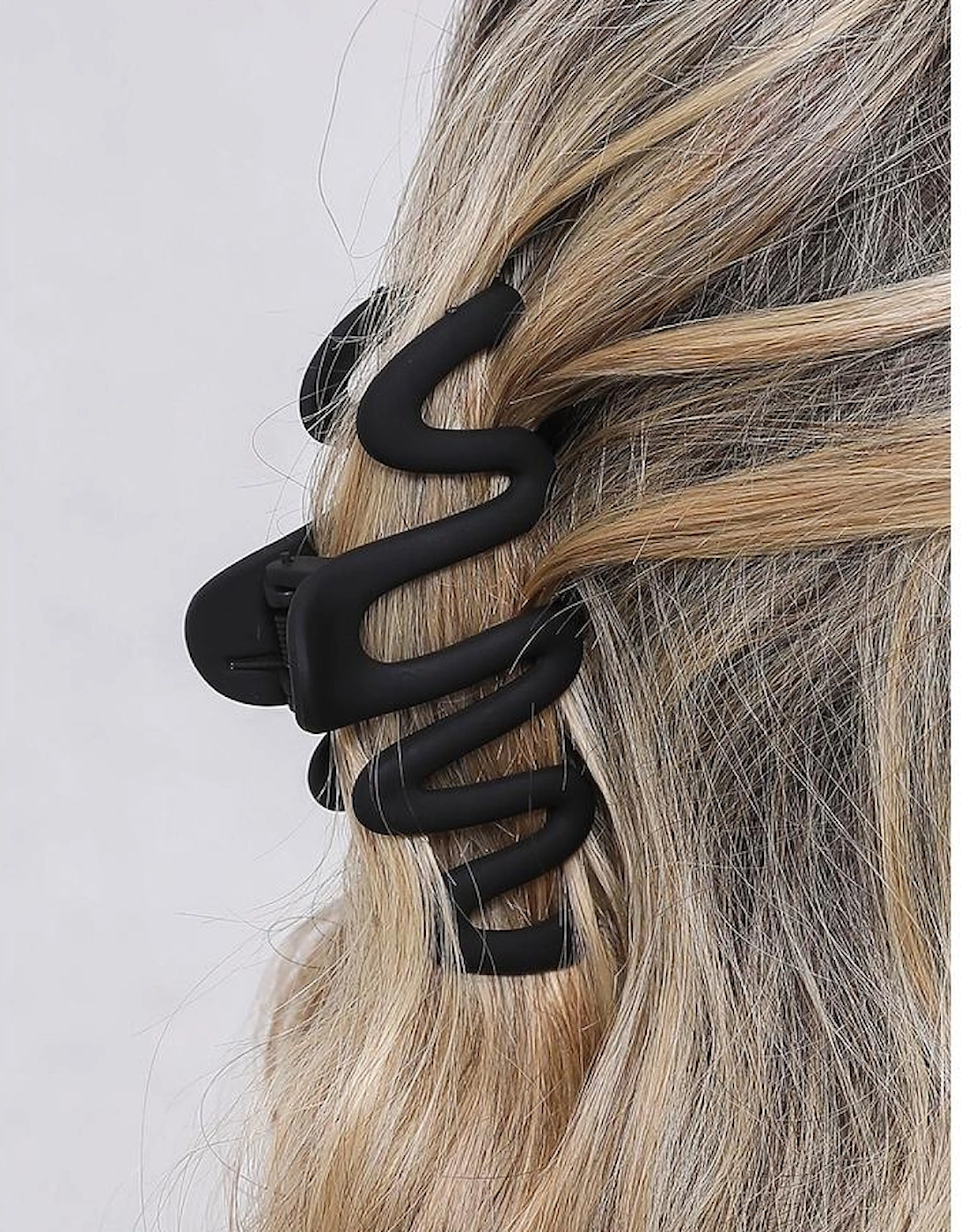 Black Wave Shape Resin Large Hair Claw Clip