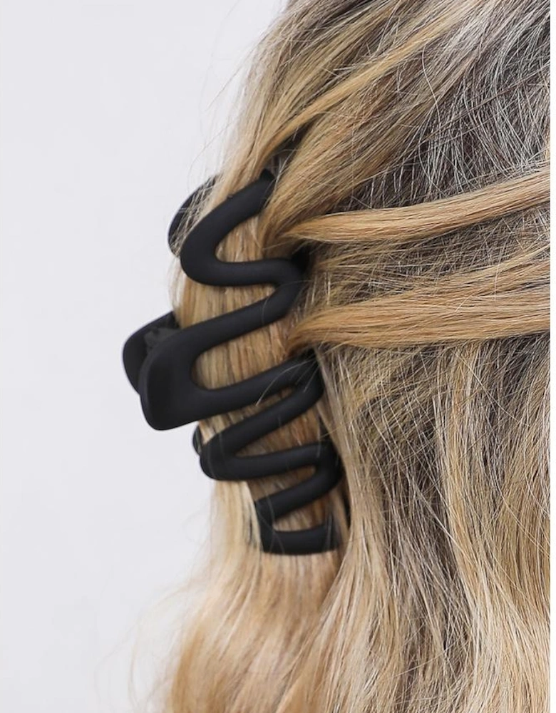 Black Wave Shape Resin Large Hair Claw Clip