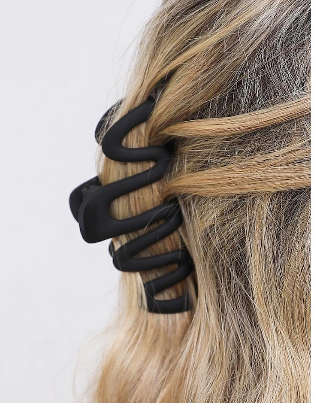 Black Wave Shape Resin Large Hair Claw Clip