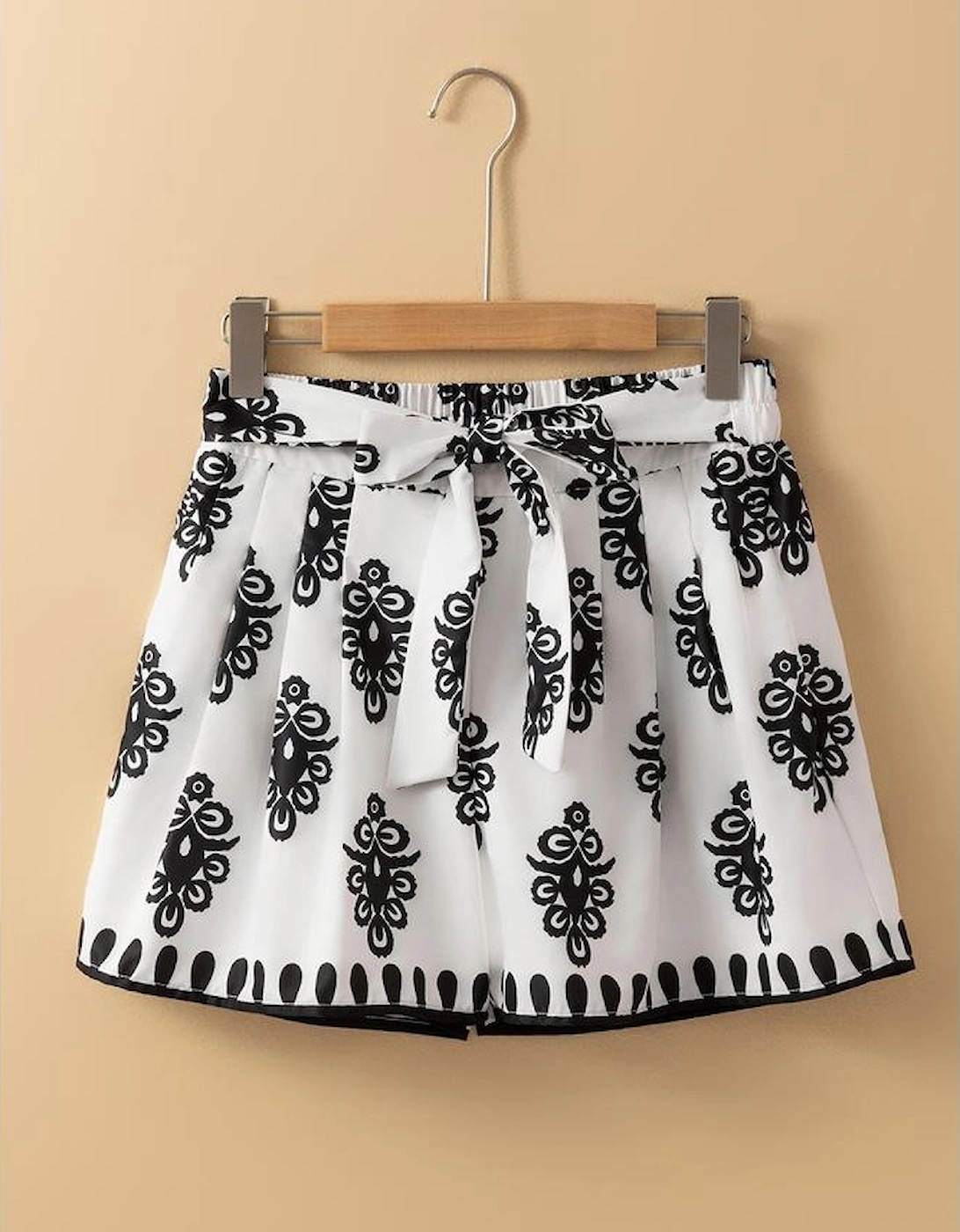 Black Tribal Geometric Print Belted High Waist Casual Shorts