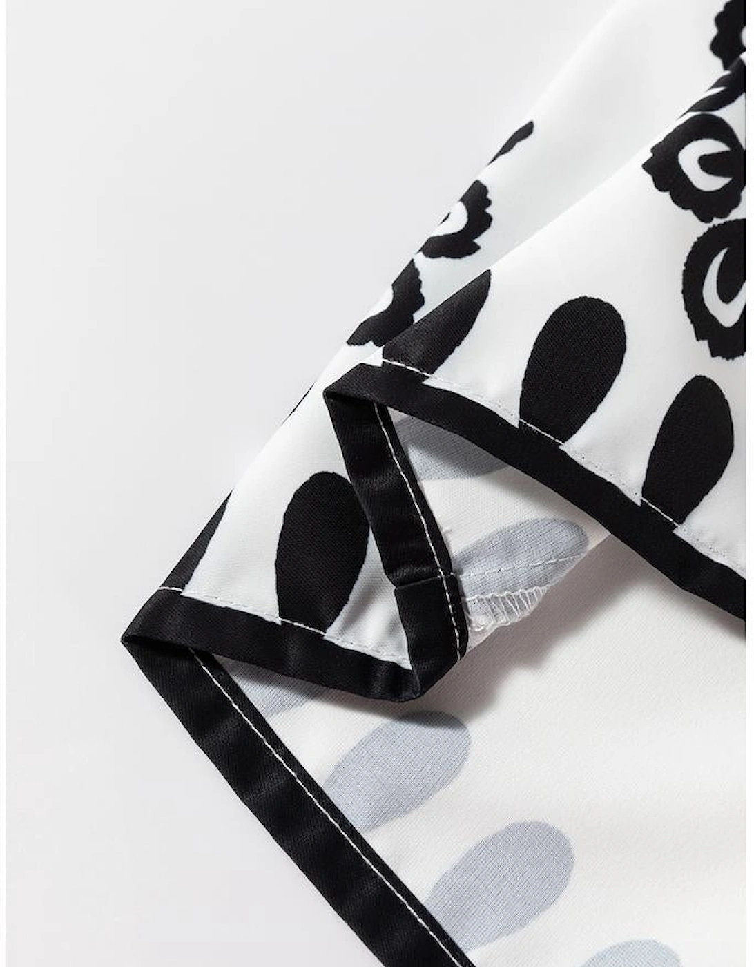 Black Tribal Geometric Print Belted High Waist Casual Shorts