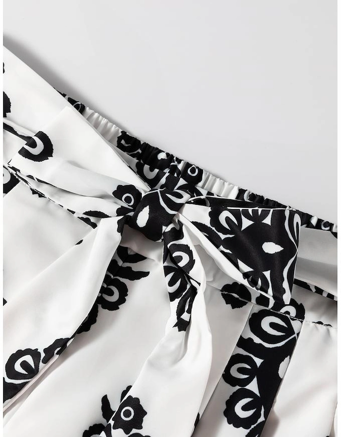 Black Tribal Geometric Print Belted High Waist Casual Shorts