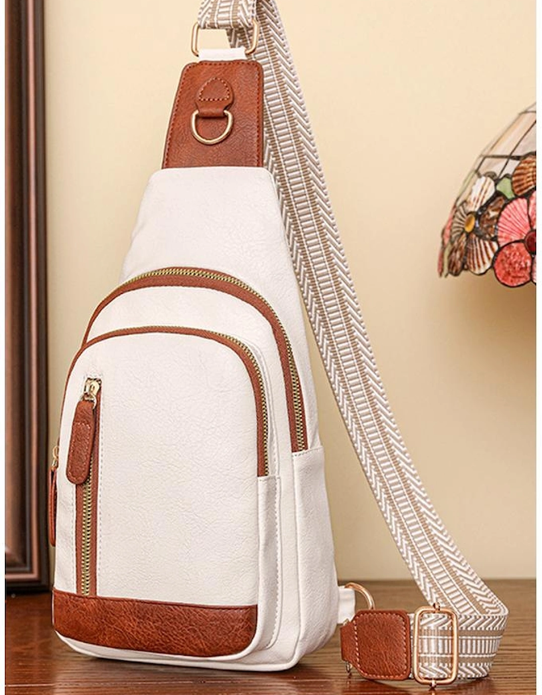 White Vintage PU Leather Zipped Crossbody Bag