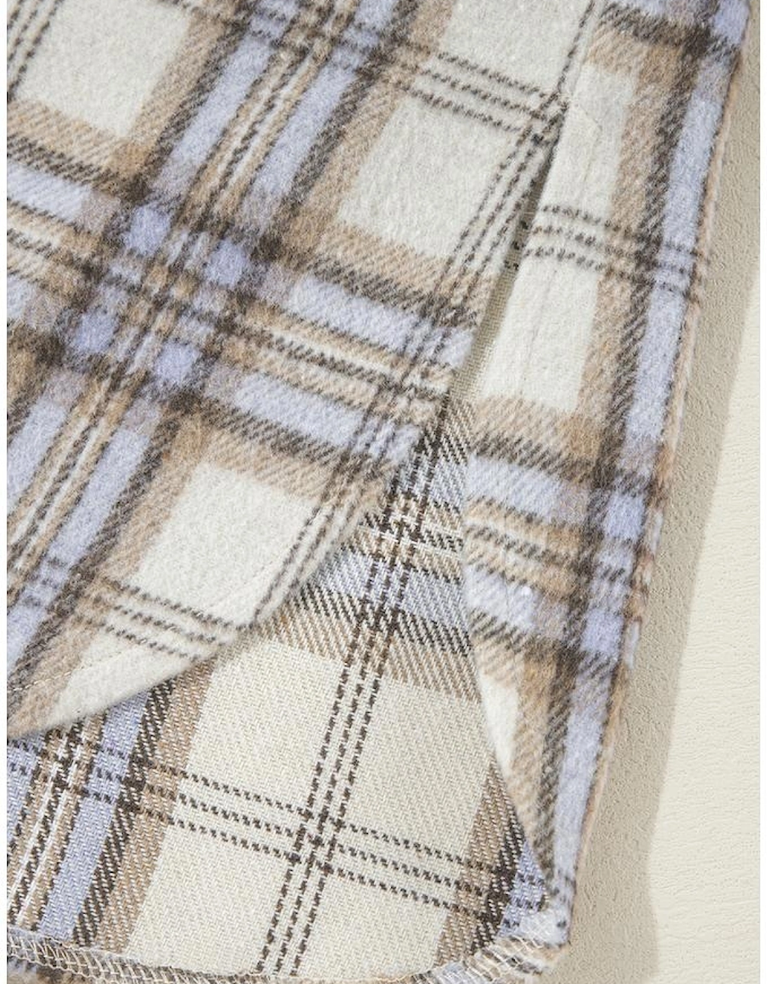 White Plaid Print Tunic Plus Size Shacket with Slits