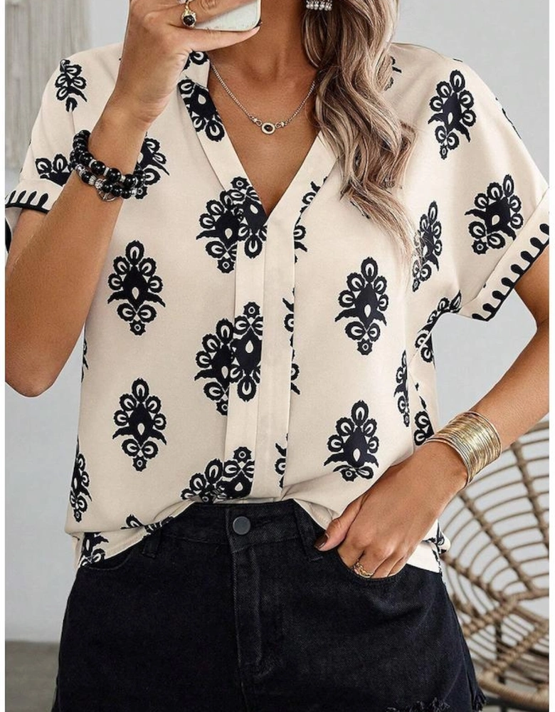 Black Geometric Print Short Sleeve V Neck Blouse