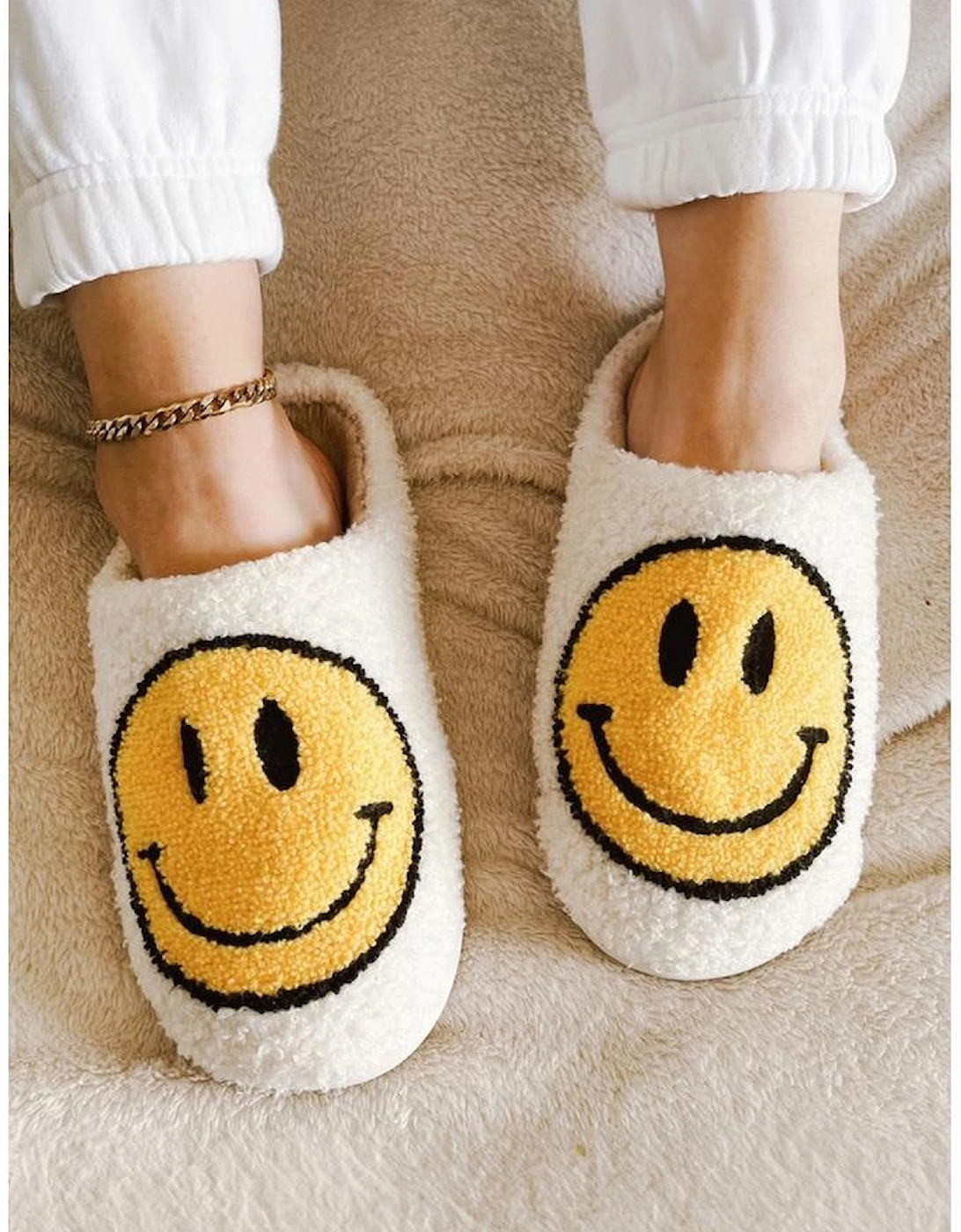 Azura Exchange White Smile Face Print Non-slip Plush Slippers