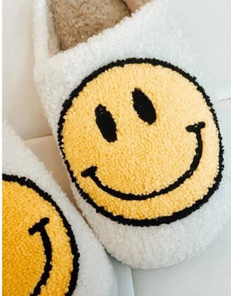 Azura Exchange White Smile Face Print Non-slip Plush Slippers