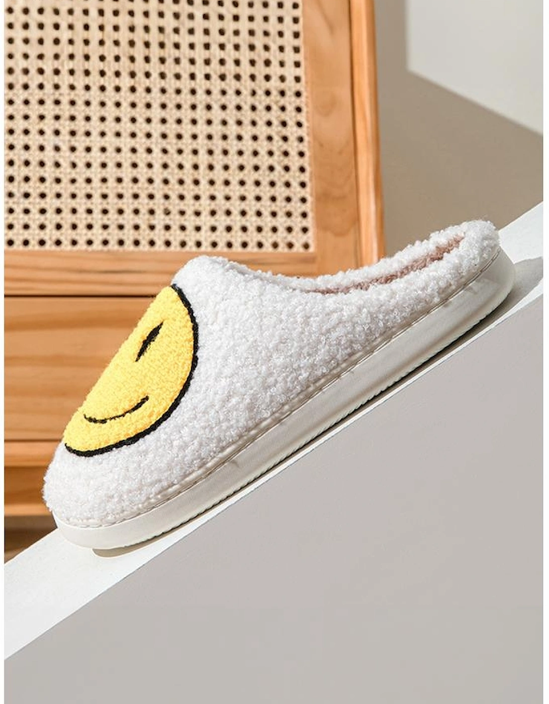 Azura Exchange White Smile Face Print Non-slip Plush Slippers