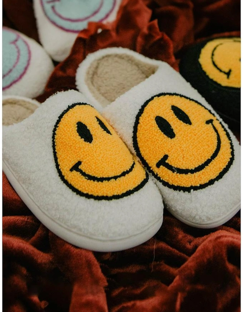 Azura Exchange White Smile Face Print Non-slip Plush Slippers