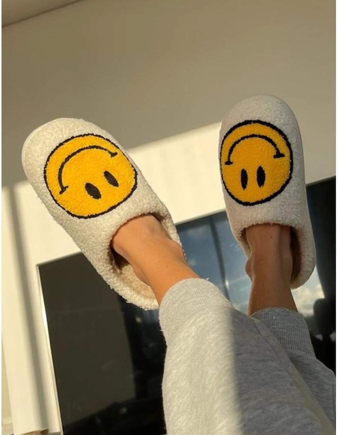 Azura Exchange White Smile Face Print Non-slip Plush Slippers
