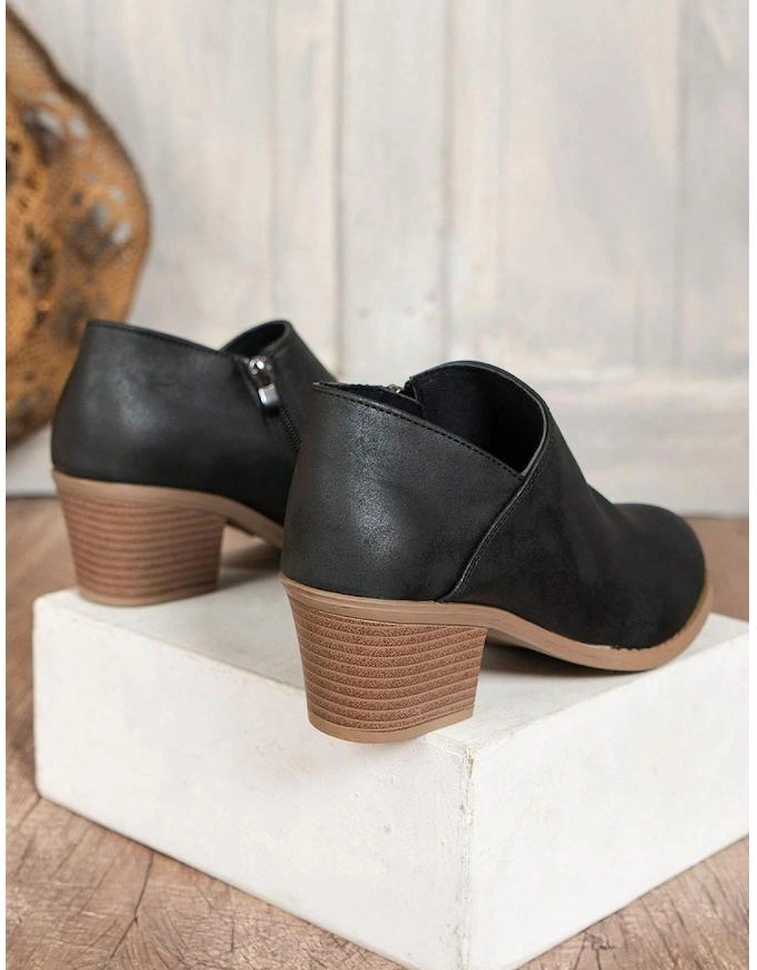 Black Tulip Opening Suede Ankle Boots