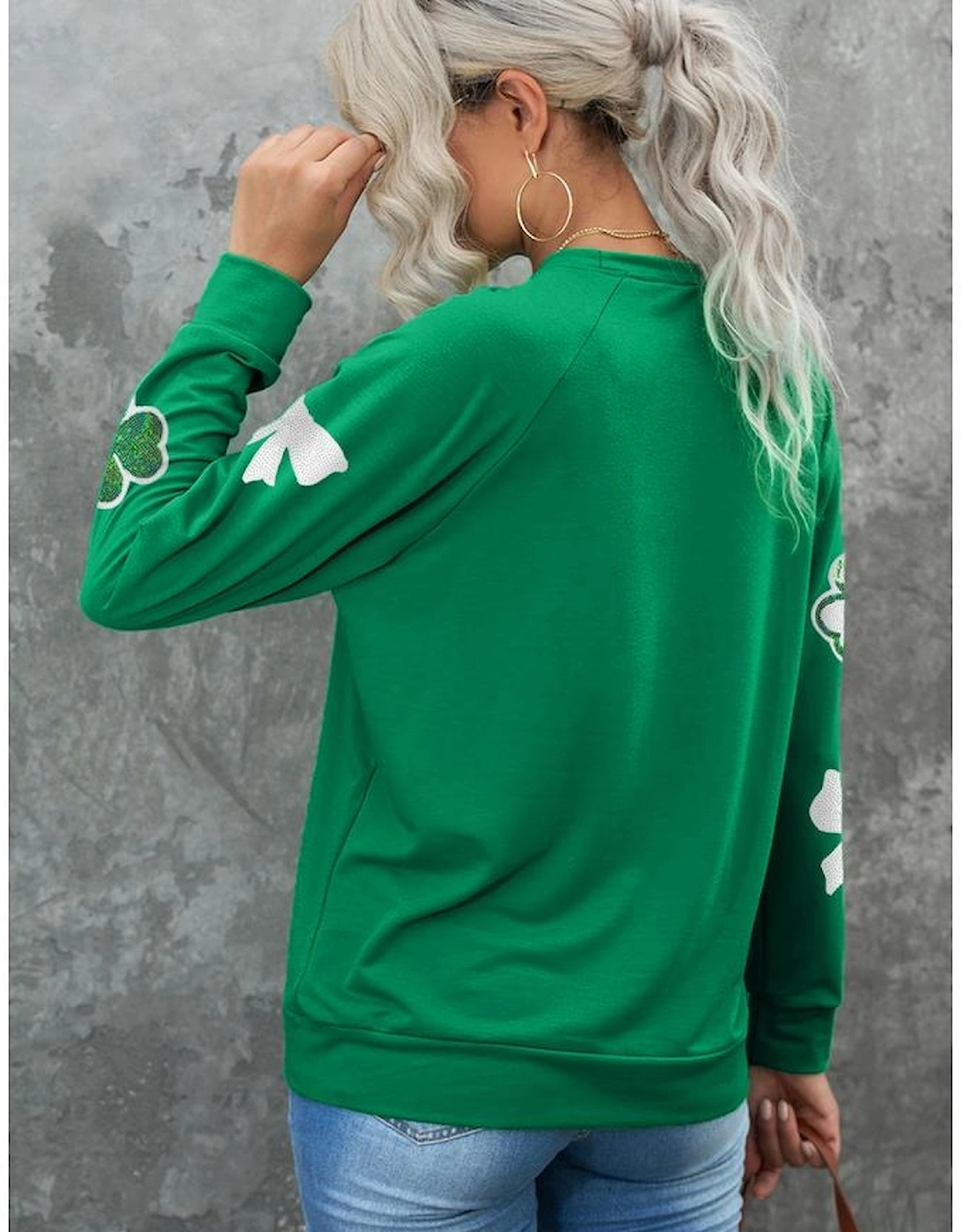 Green Sequin Bow Clover Graphic Pullover Sweatshirt