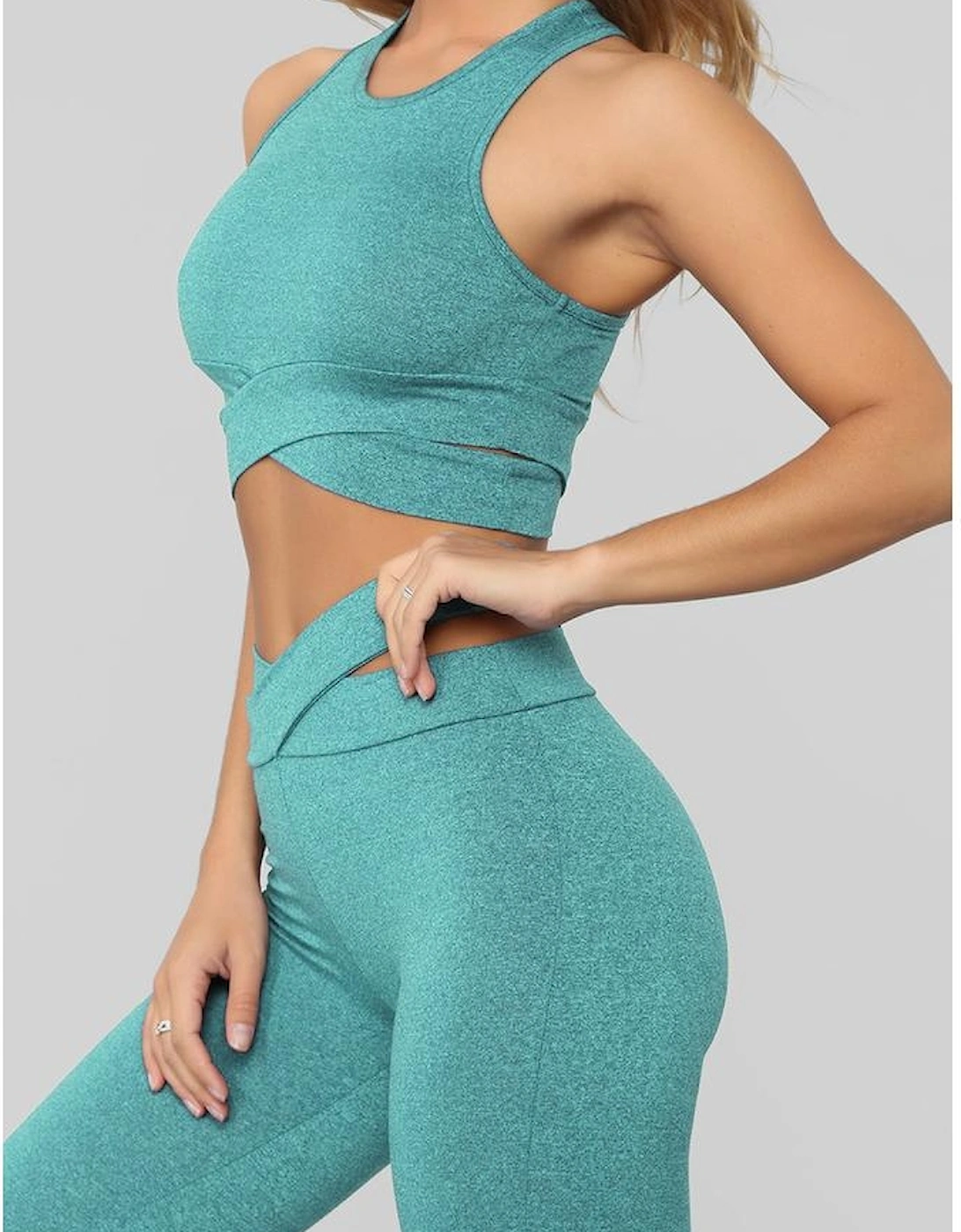 Azura Exchange Green Crisscross Sports Bra and Leggings Set