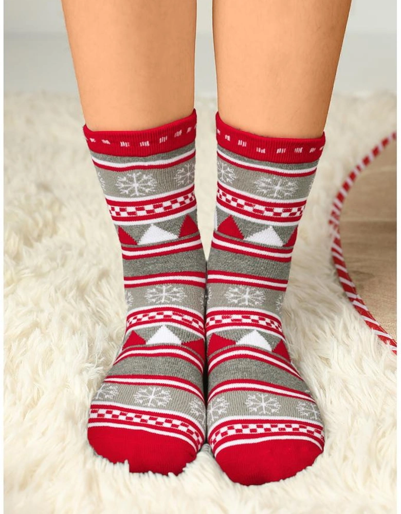Azura Exchange Fiery Red Christmas Geometric Snowflake Print Crew Socks