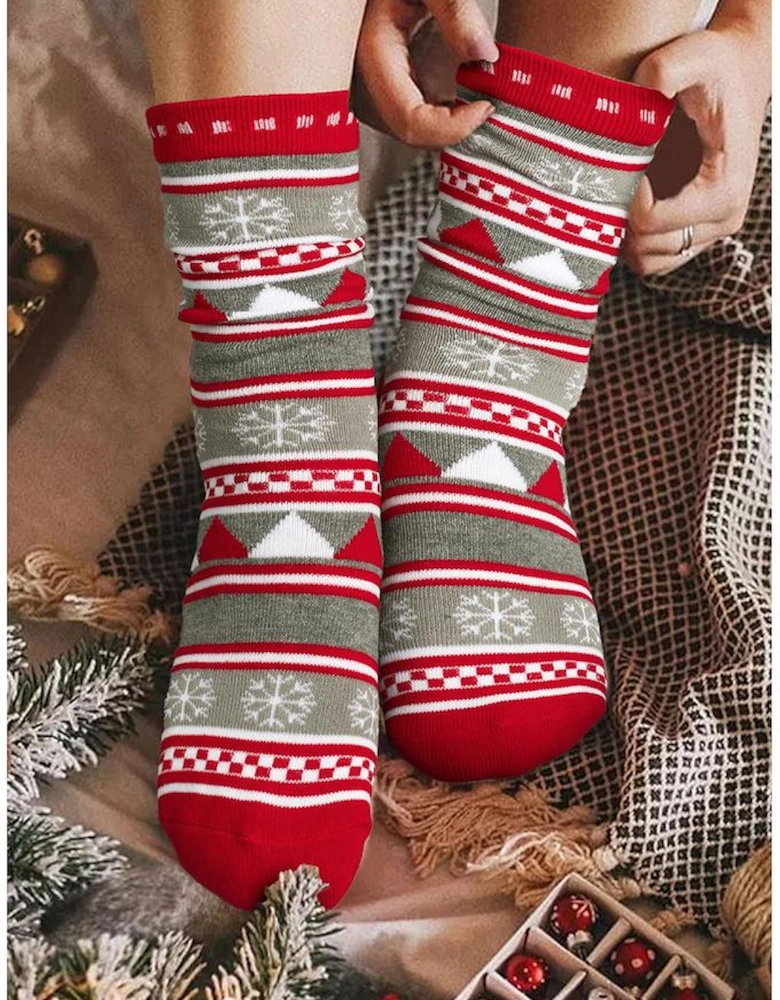 Azura Exchange Fiery Red Christmas Geometric Snowflake Print Crew Socks
