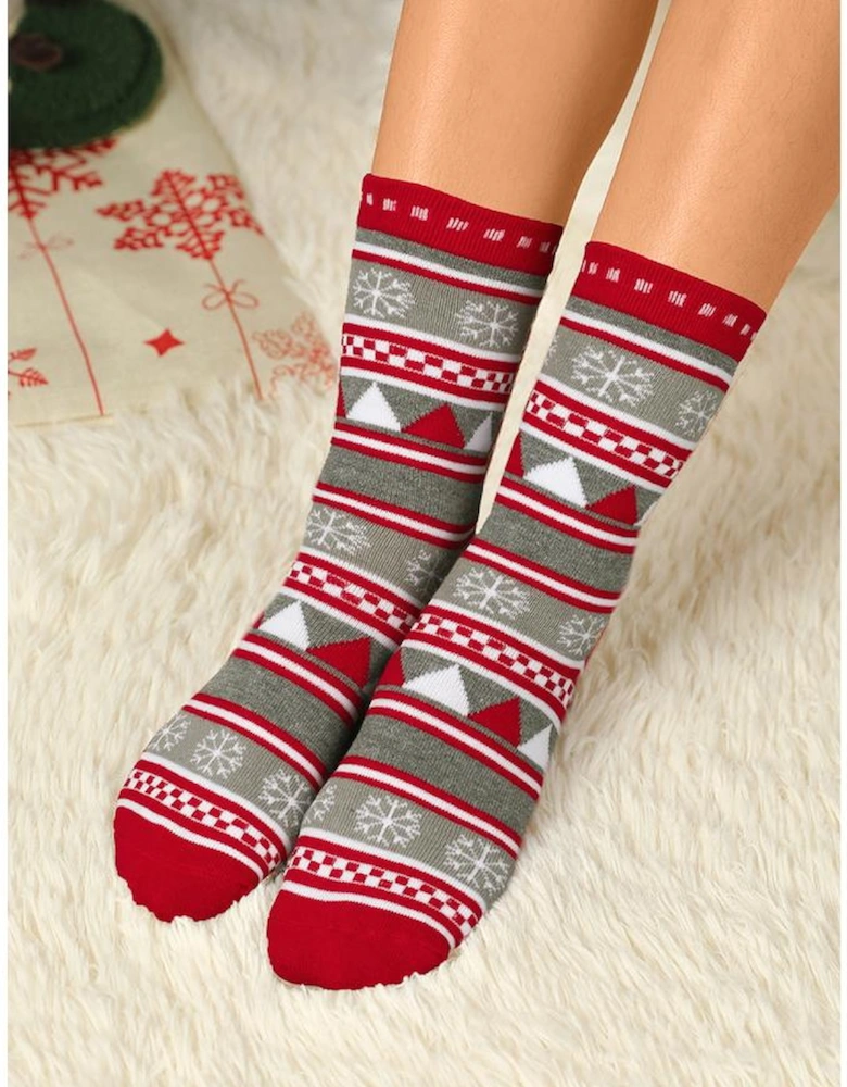 Azura Exchange Fiery Red Christmas Geometric Snowflake Print Crew Socks