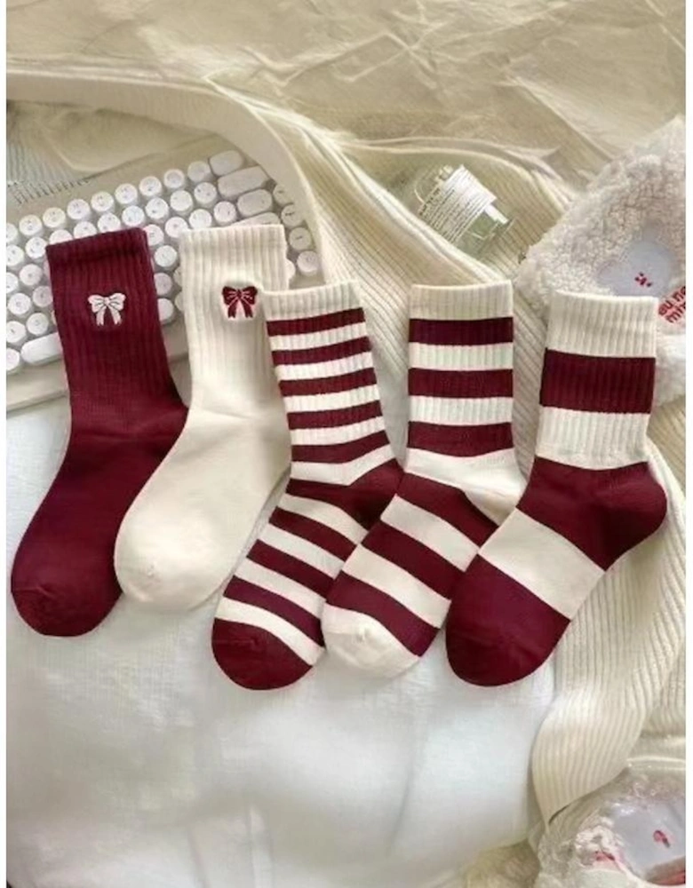 Azura Exchange Fiery Red Embroidered Bowknot Ribbed Crew Socks