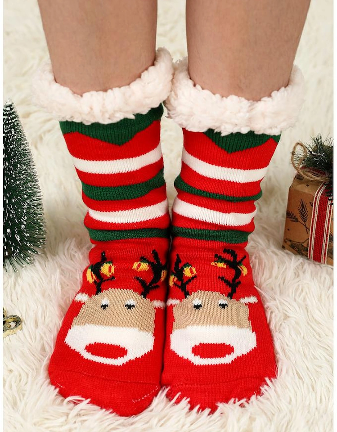 Azura Exchange Fiery Red Christmas Cartoon Pattern Woolen Knit Socks