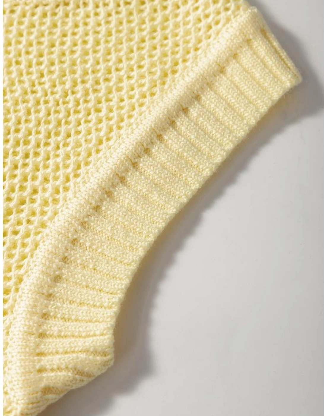 Yellow Solid Color Hollowed Knit Round Neck Sweater Vest