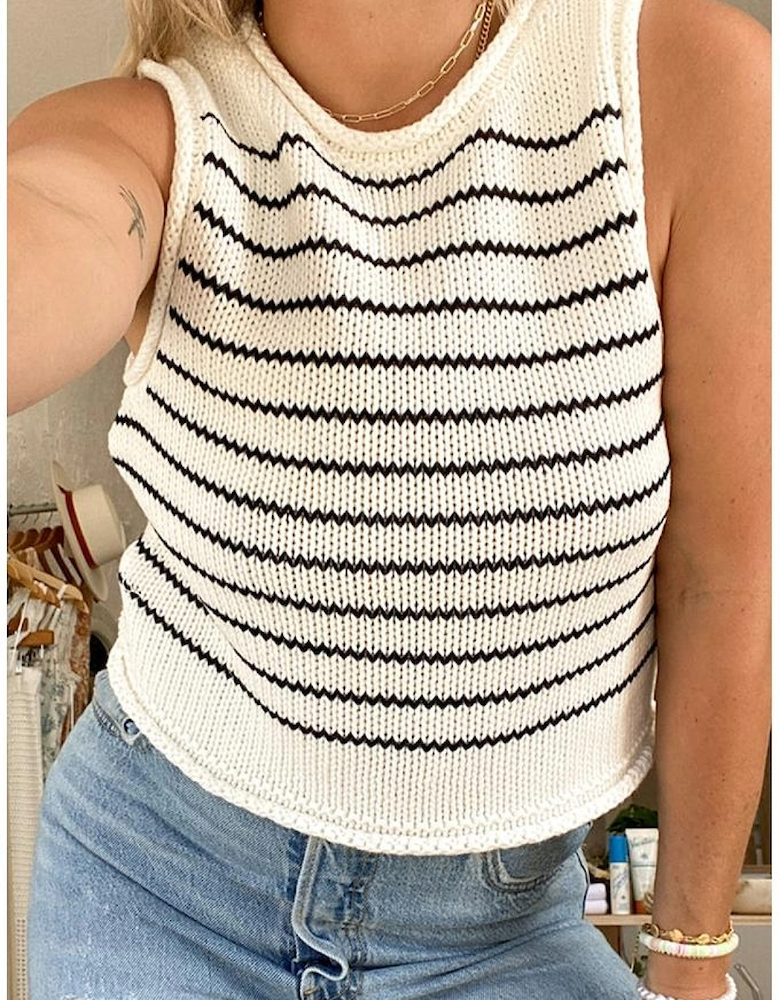 Black Stripe Raw Edge Crew Neck Knitted Vest