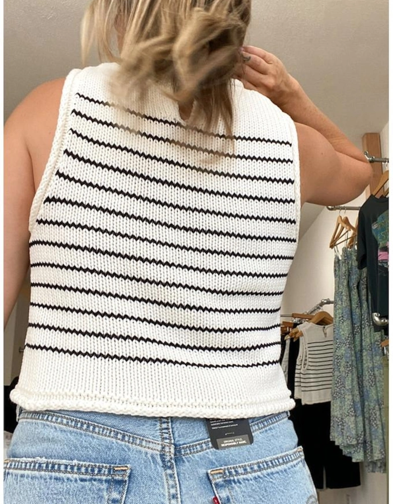 Black Stripe Raw Edge Crew Neck Knitted Vest