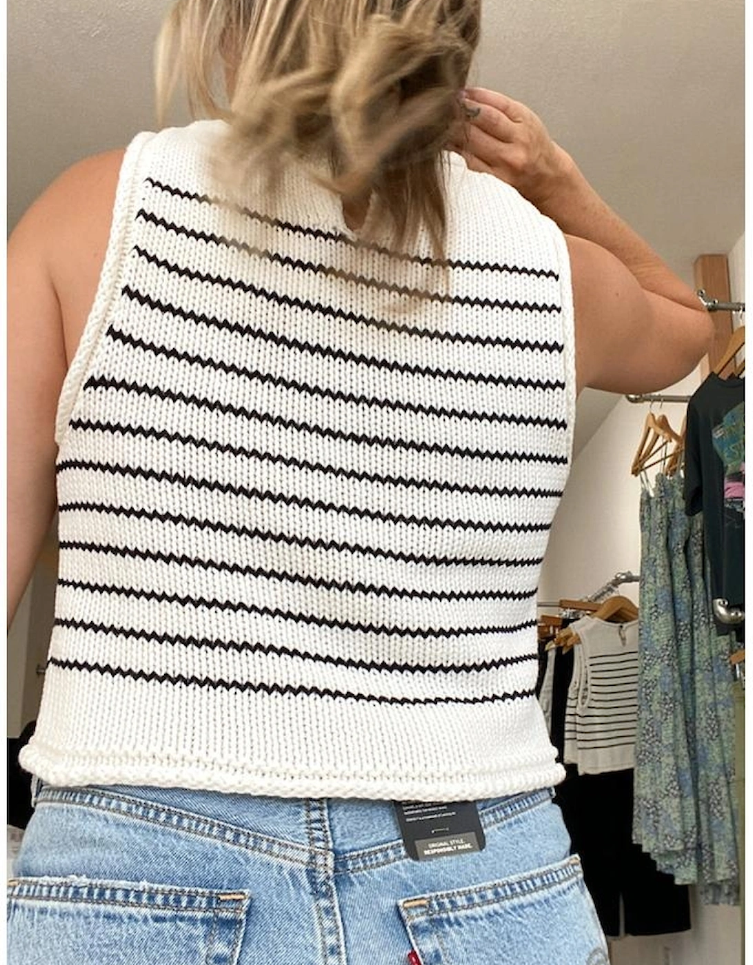 Black Stripe Raw Edge Crew Neck Knitted Vest