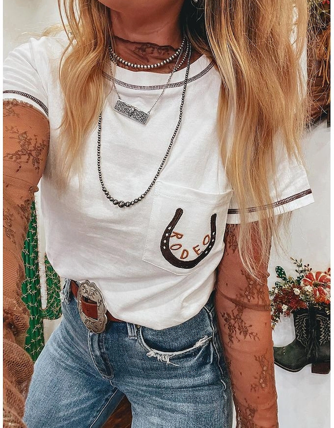 White RODEO Horseshoe Embroidered Patch Pocket T Shirt
