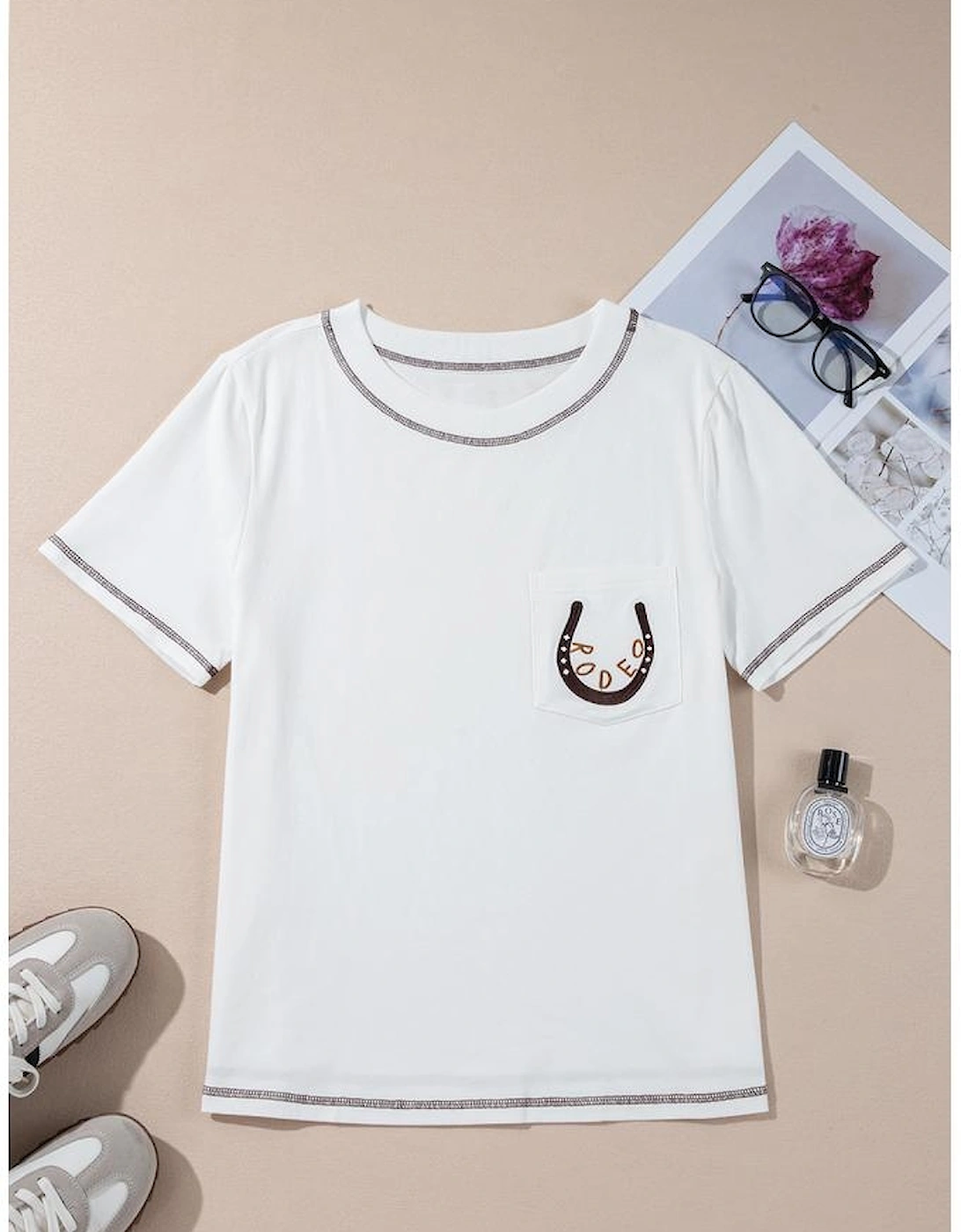 White RODEO Horseshoe Embroidered Patch Pocket T Shirt