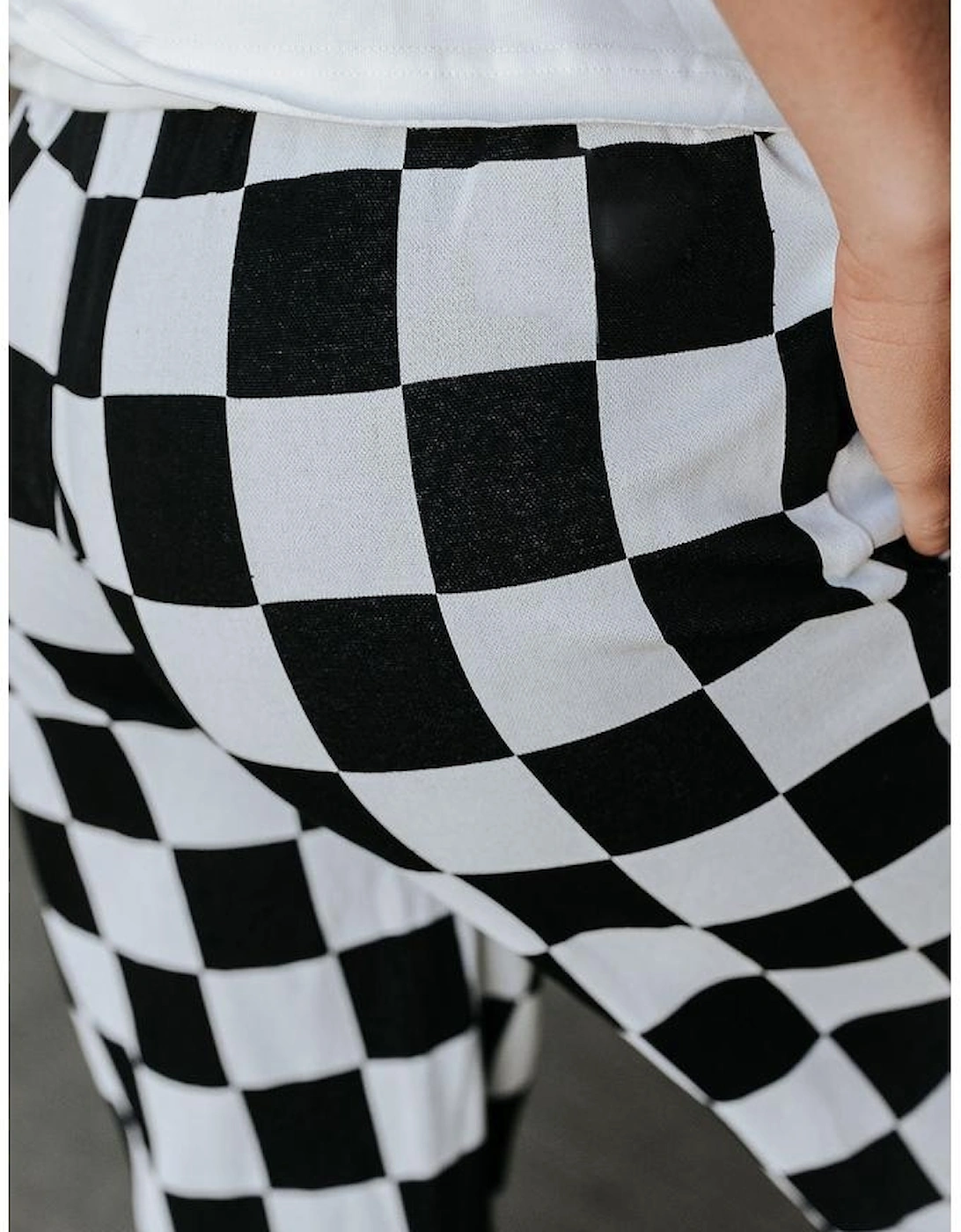Black Checkerboard Elastic Waist Pocketed Joggers