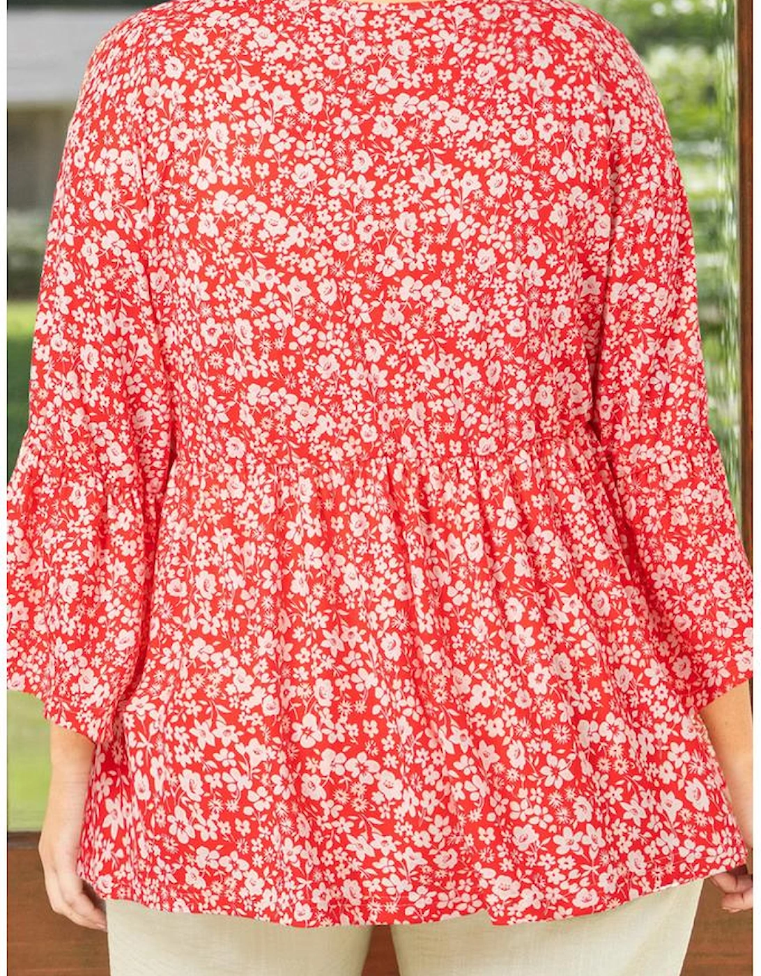 Red Plus Size Floral V Neck Flared Bracelet Sleeve Blouse