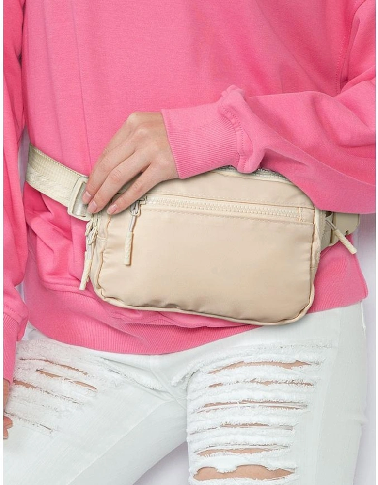 Wide Belt Zipped Square Crossbody Bag