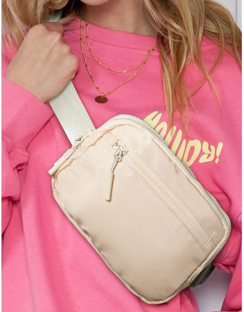 Wide Belt Zipped Square Crossbody Bag