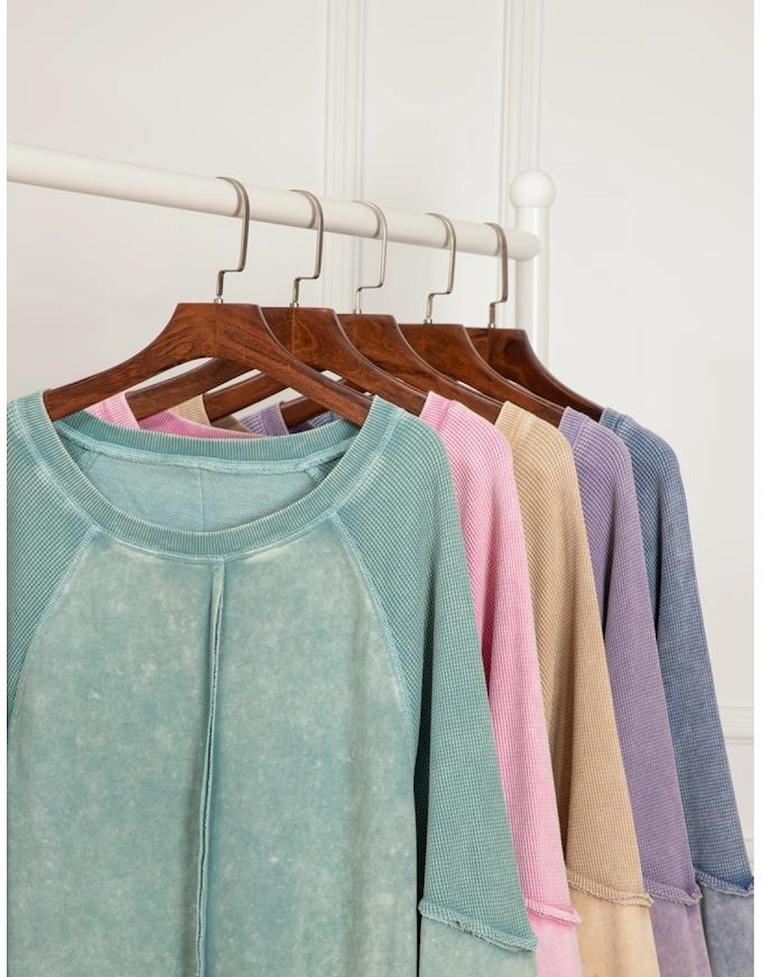 Orchid Petal Solid Waffle Knit Patchwork Raglan Sleeve Sweatshirt