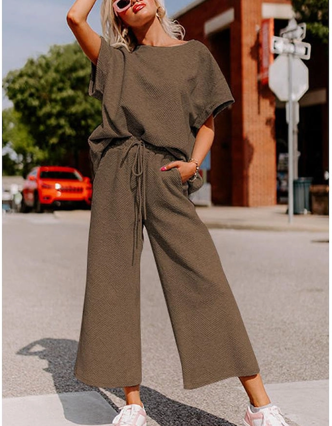 Brown Textured Loose Fit T Shirt and Drawstring Pants Set