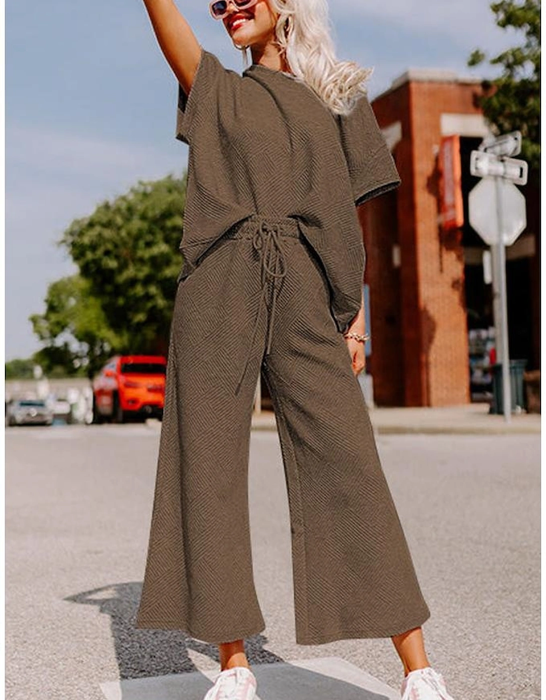 Brown Textured Loose Fit T Shirt and Drawstring Pants Set