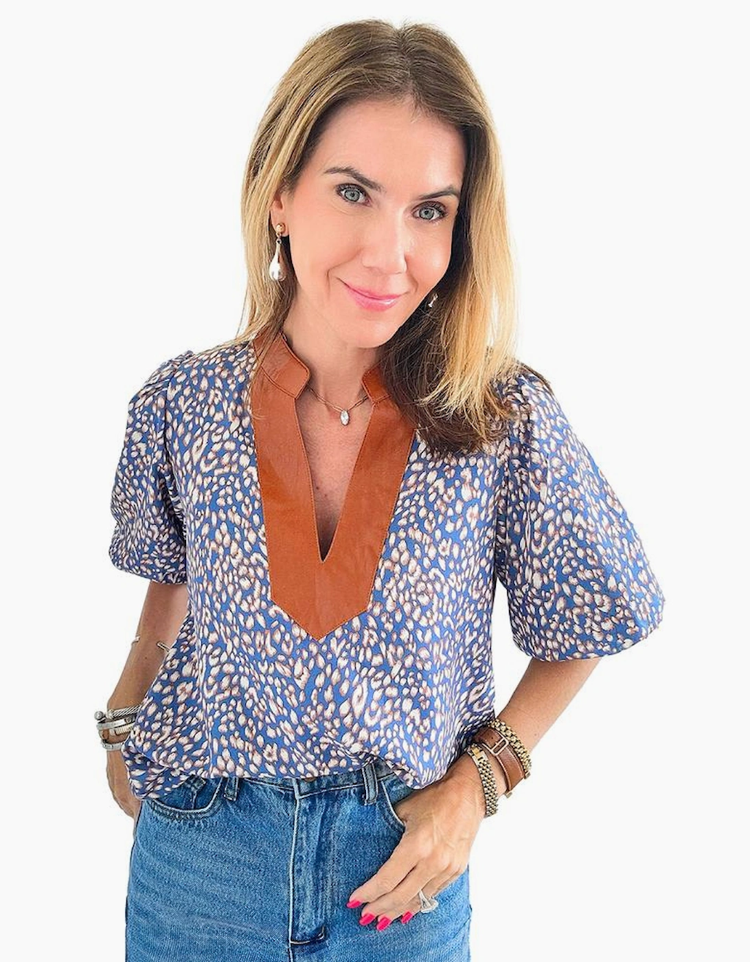 Ashleigh Blue Leopard Print Spot Contrast V Neck Half Puff Sleeve Shirt