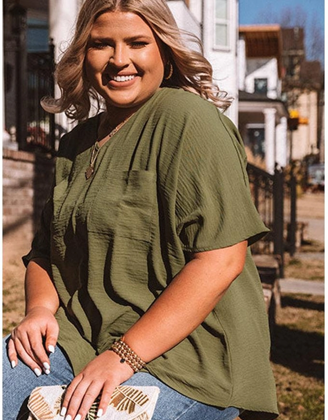 Four Leaf Clover Textured Half Sleeve V Neck Plus Size T Shirt with Chest Pocket