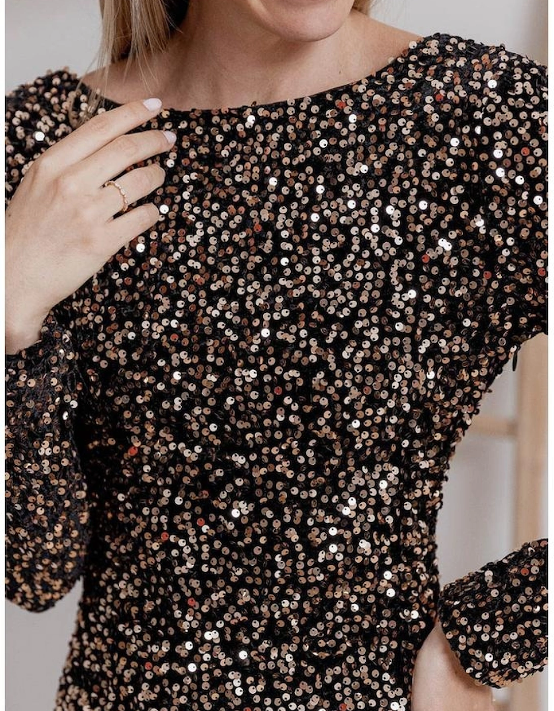 Chestnut Sequin Crew Neck Long Sleeve Bodycon Dress
