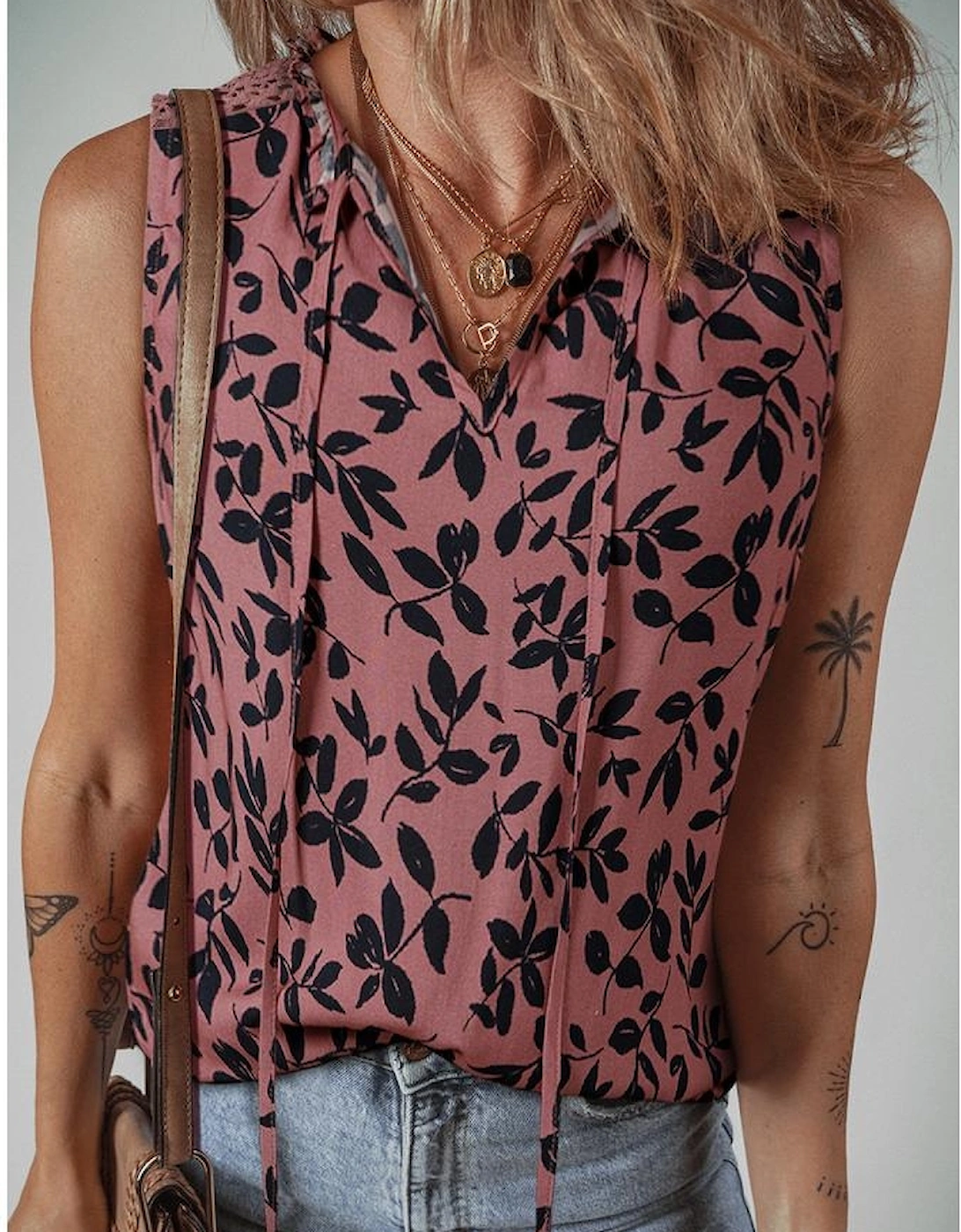Brown Leaf Print Lace-up V Neck Crinckled Tank Top