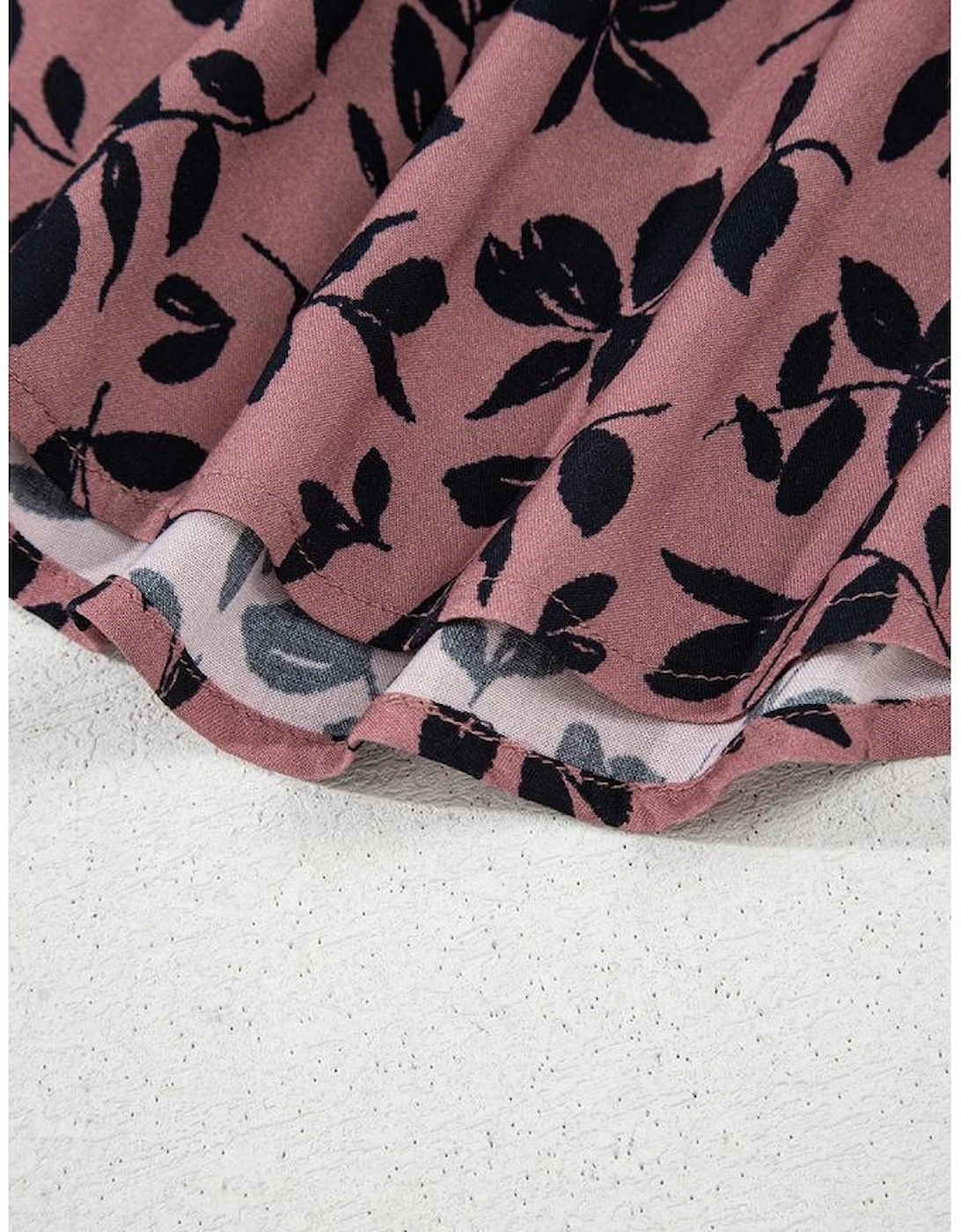 Brown Leaf Print Lace-up V Neck Crinckled Tank Top