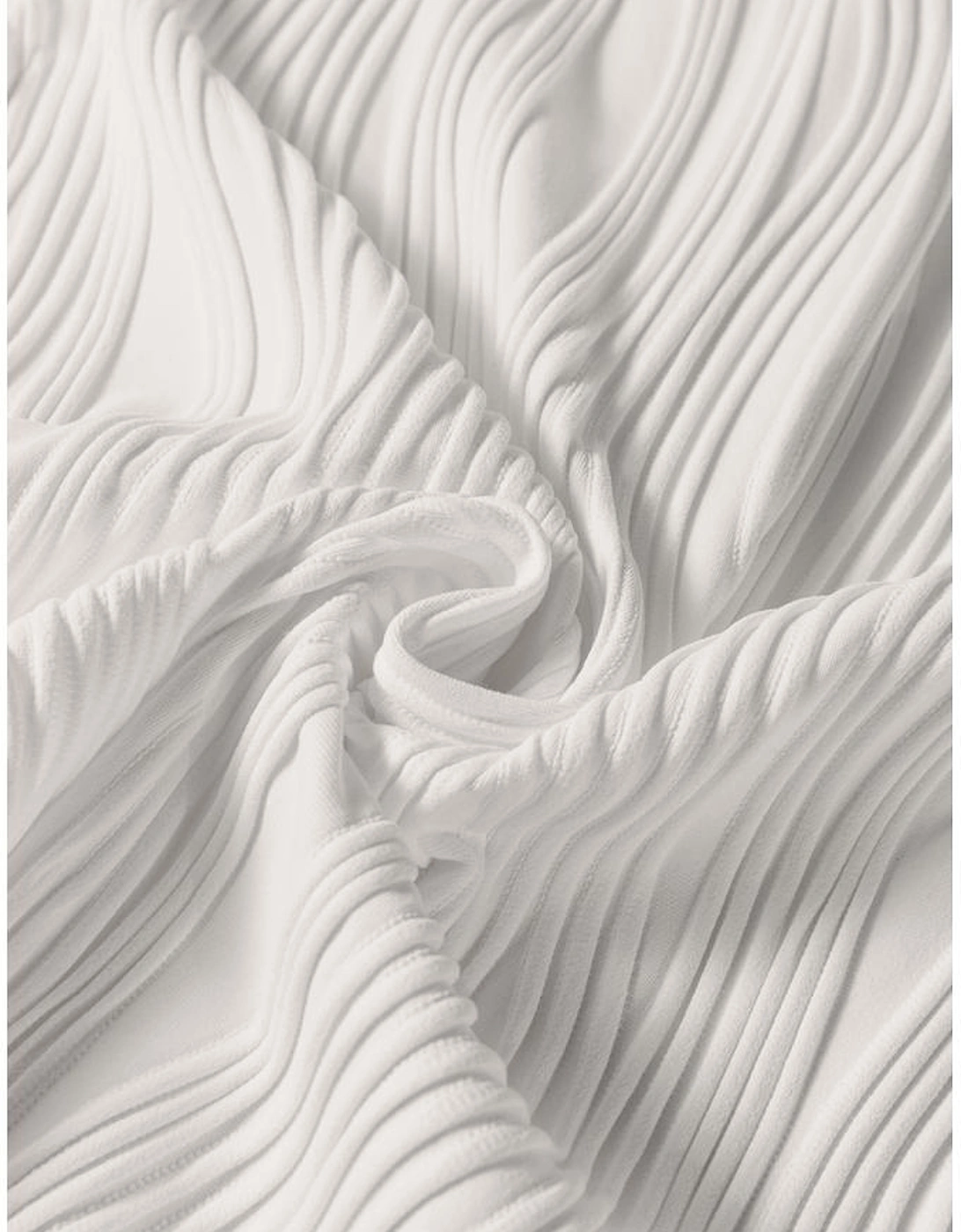 White Solid Color Wavy Textured Round Neck Tank Top